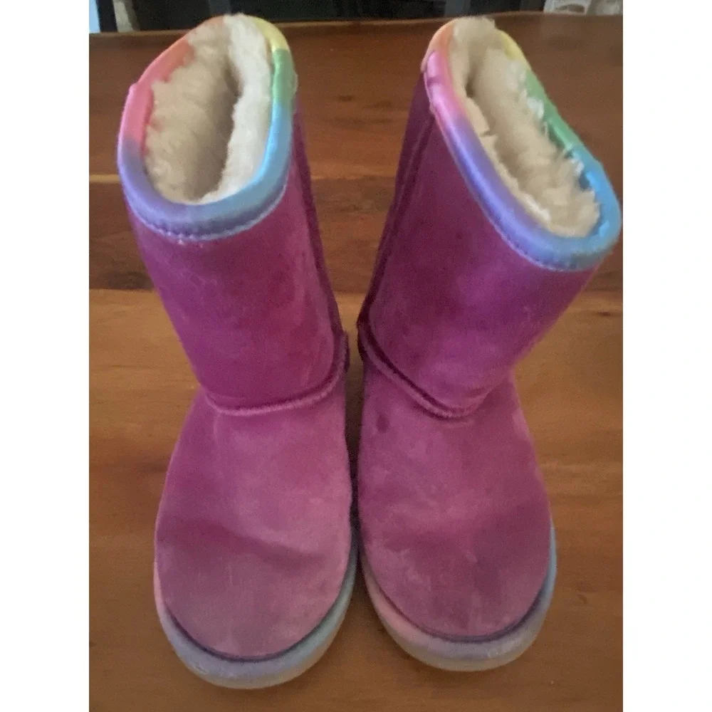UGG CLASSIC KIDS SHORT BOOT Little Kids Size 11 Purple Suede Rainbow Piping